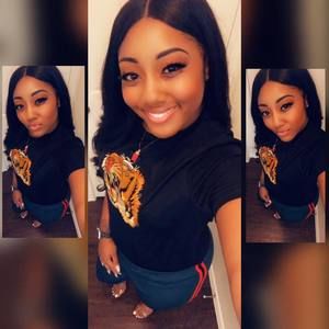 Meet your Posher, Alecia